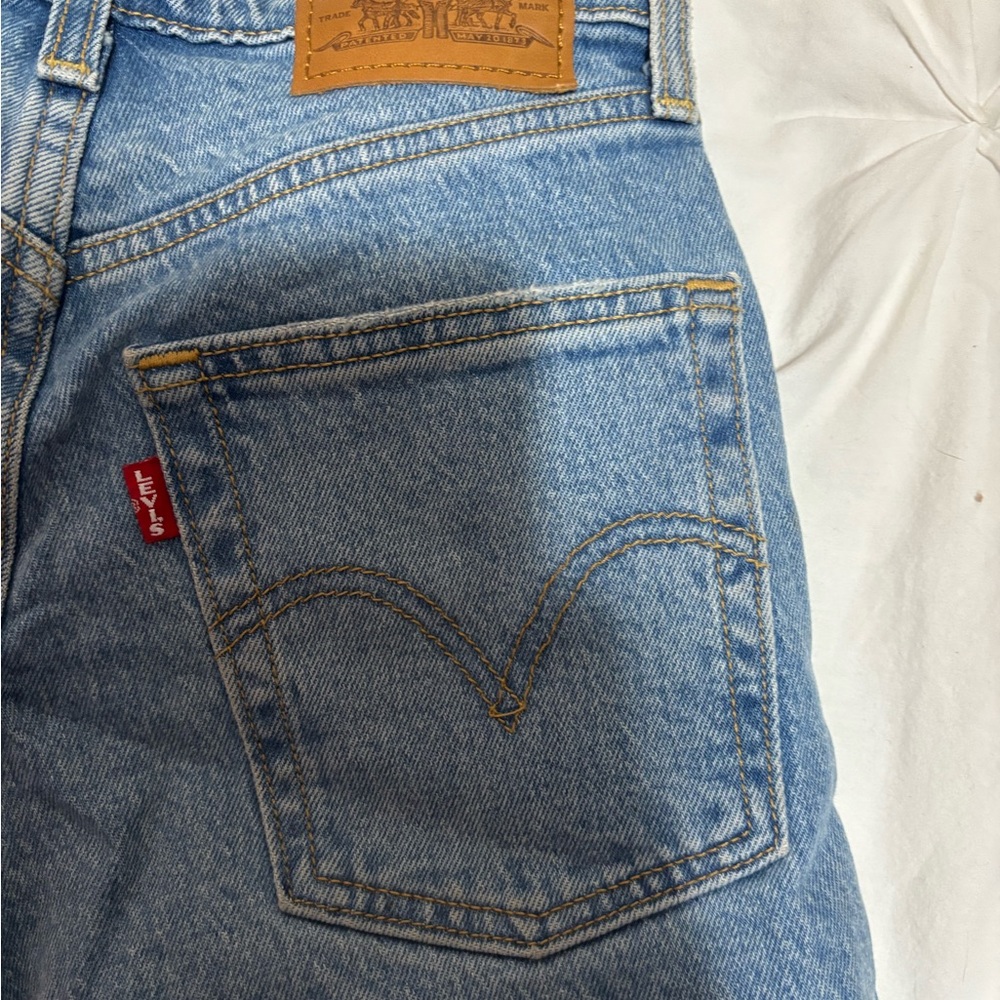Levi’s ribcage straight leg jeans size 25